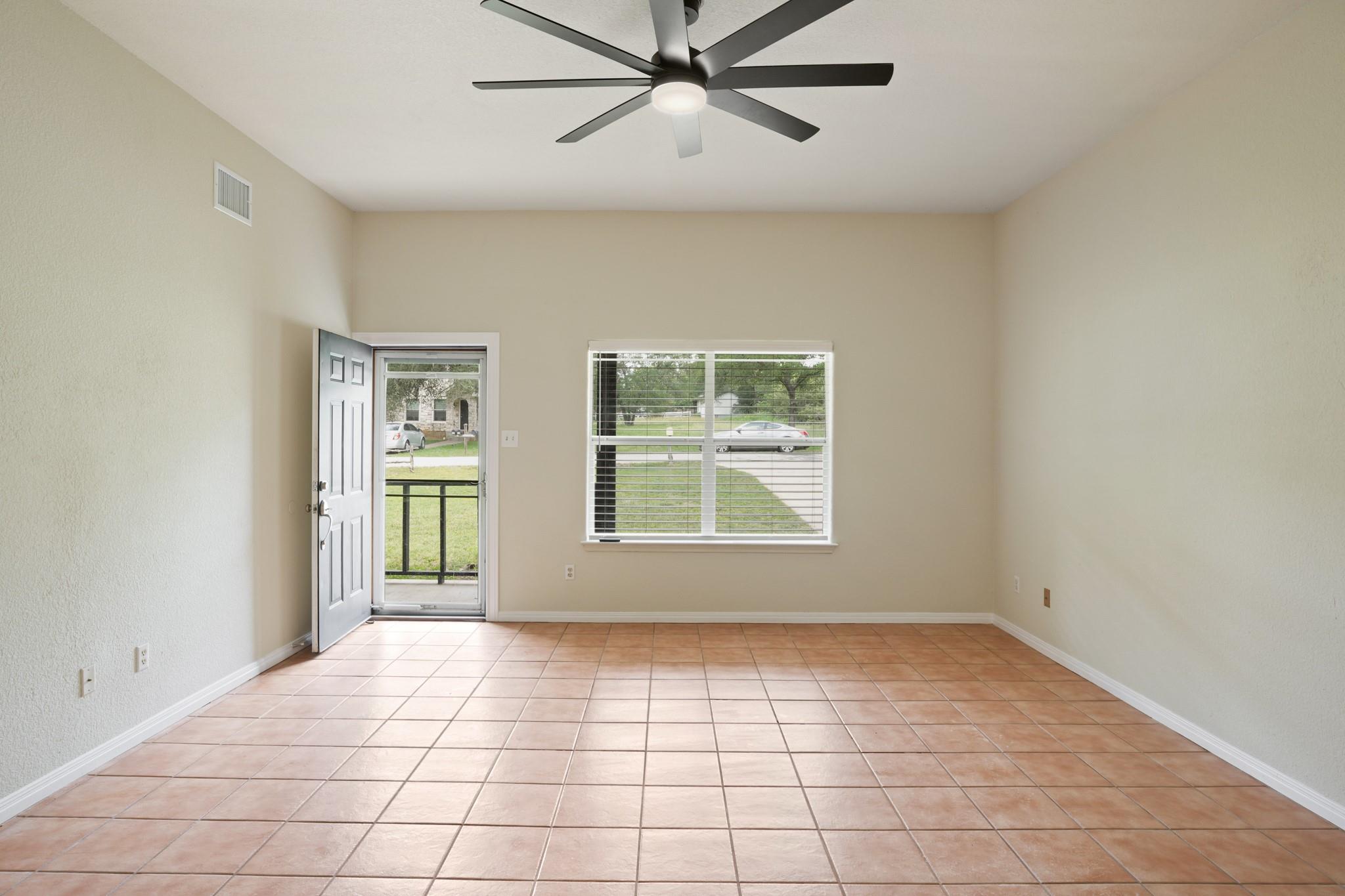503 Pine St, Smithville, TX 78957