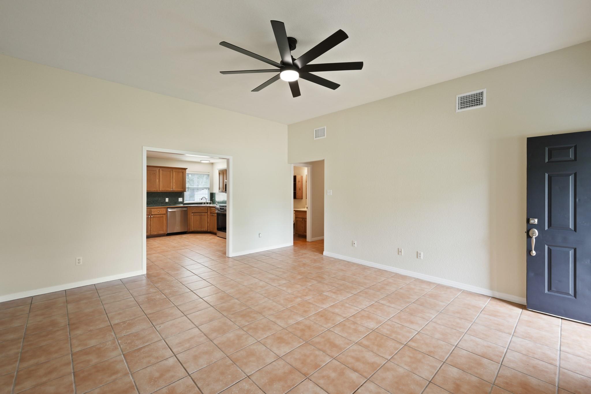 503 Pine St, Smithville, TX 78957