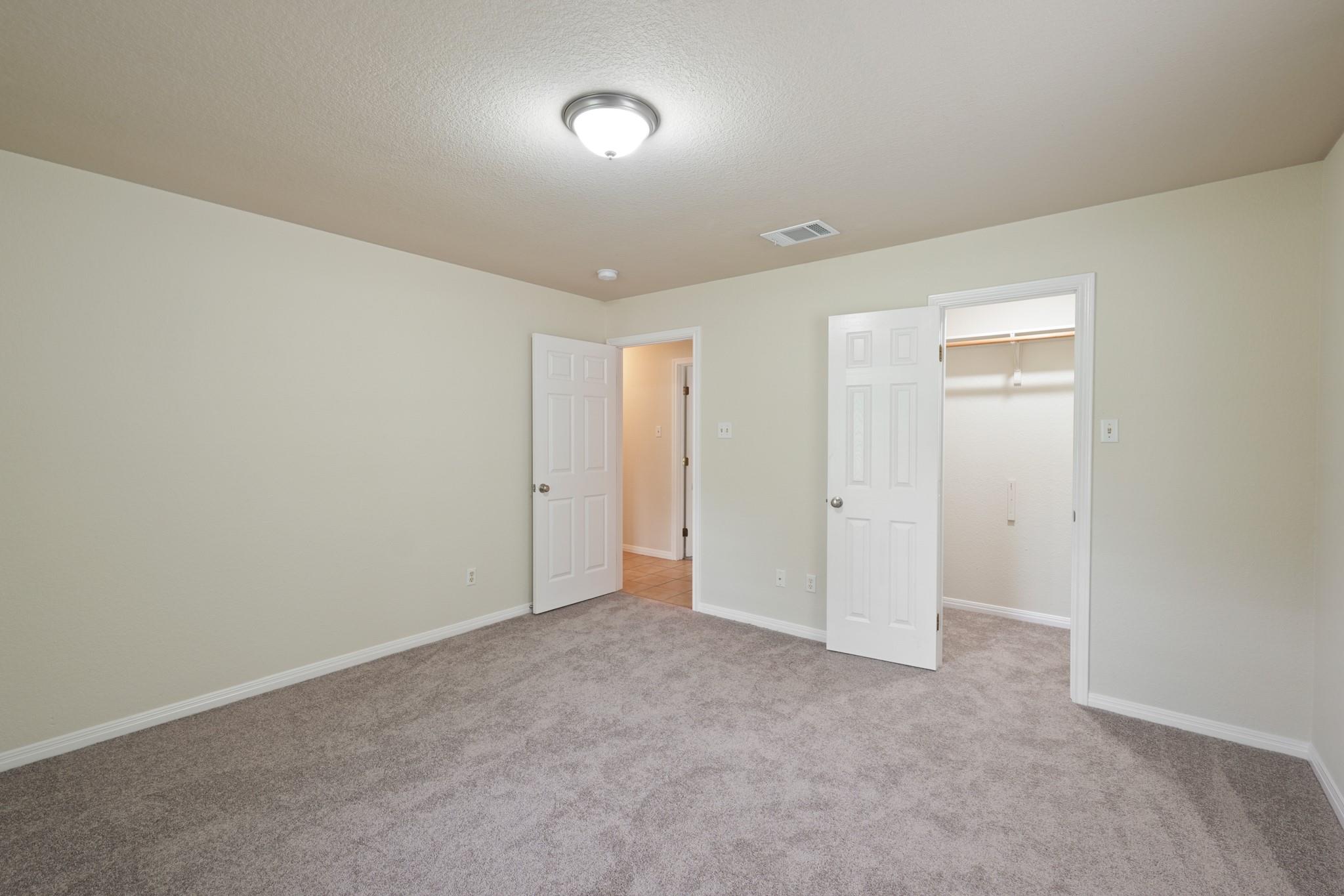 503 Pine St, Smithville, TX 78957