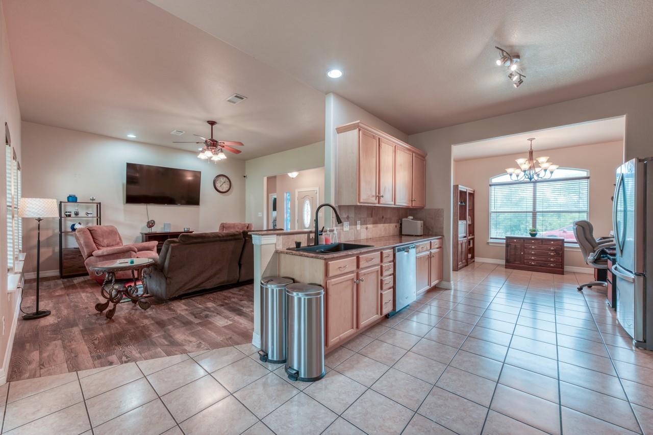 121 Cedar St, Granite Shoals, TX 78654