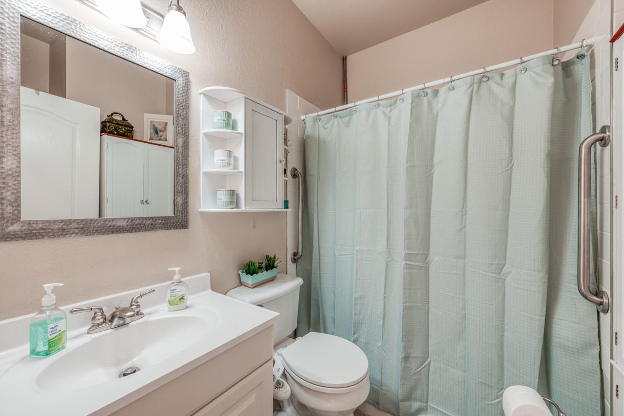 121 Cedar St, Granite Shoals, TX 78654