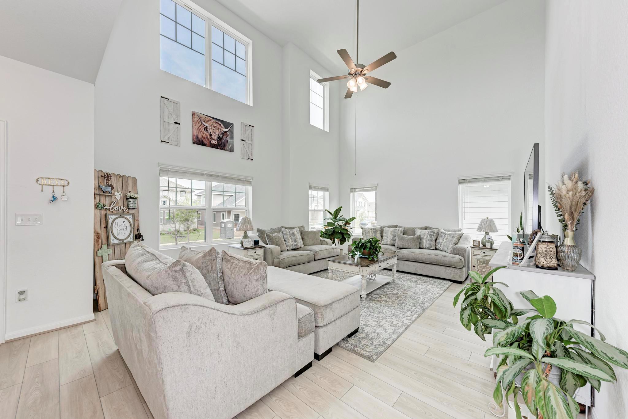 411 Ravens Crest Dr, Hutto, TX 78634