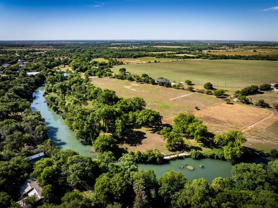 110 Rustic River Rd, Martindale, TX 78655