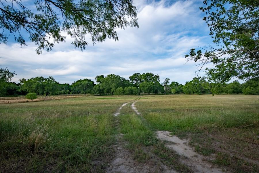 110 Rustic River Rd, Martindale, TX 78655