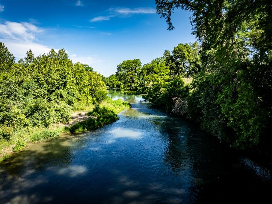 110 Rustic River Rd, Martindale, TX 78655