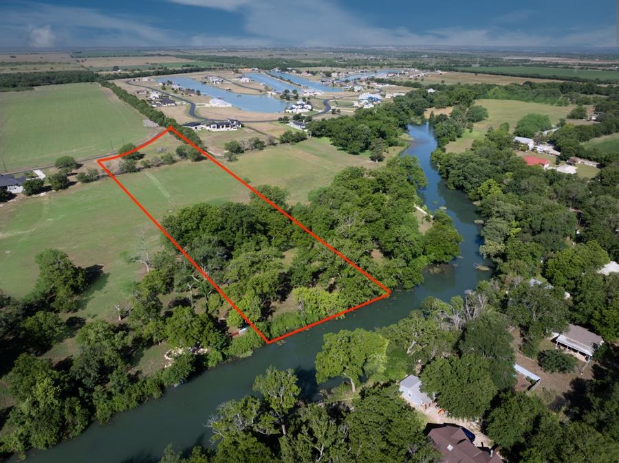 110 Rustic River Rd, Martindale, TX 78655