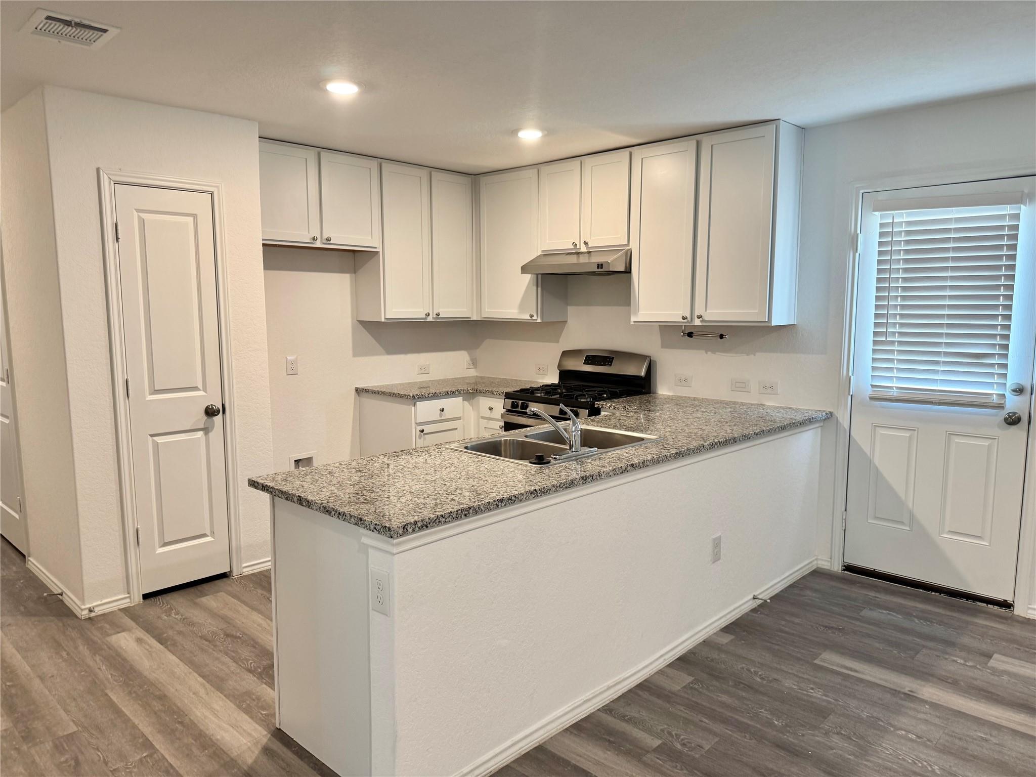 5921 Antonio Pl, Seguin, TX 78155