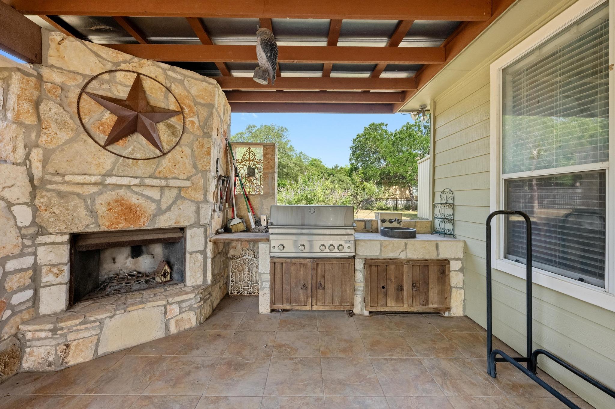 246 Whispering Valley Dr, Wimberley, TX 78676