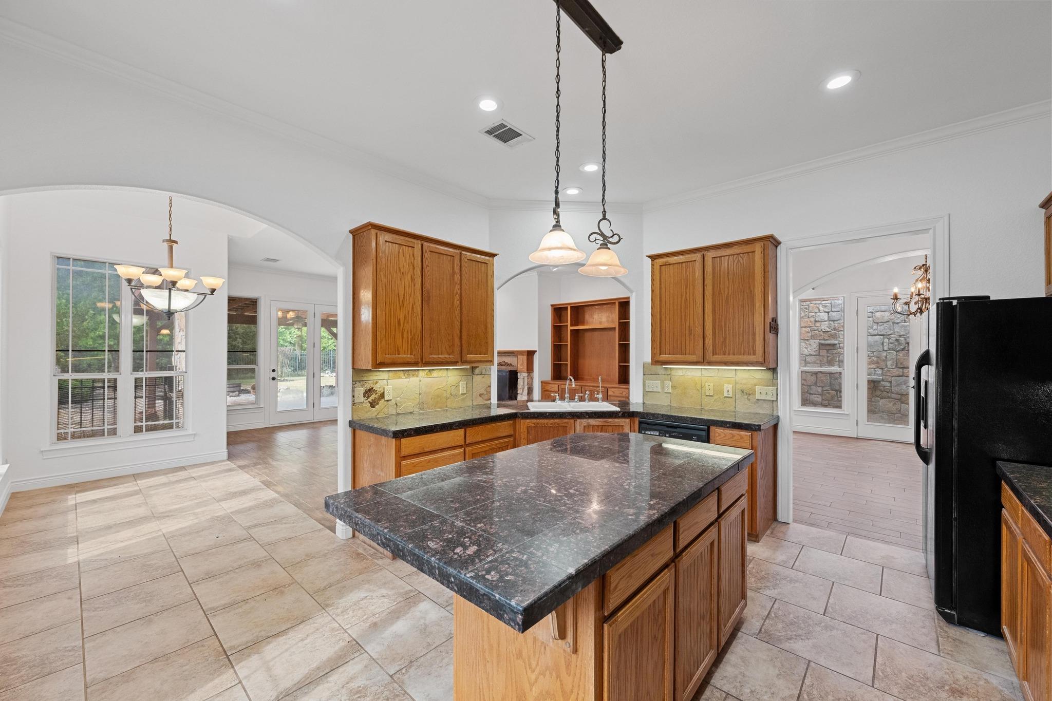 246 Whispering Valley Dr, Wimberley, TX 78676
