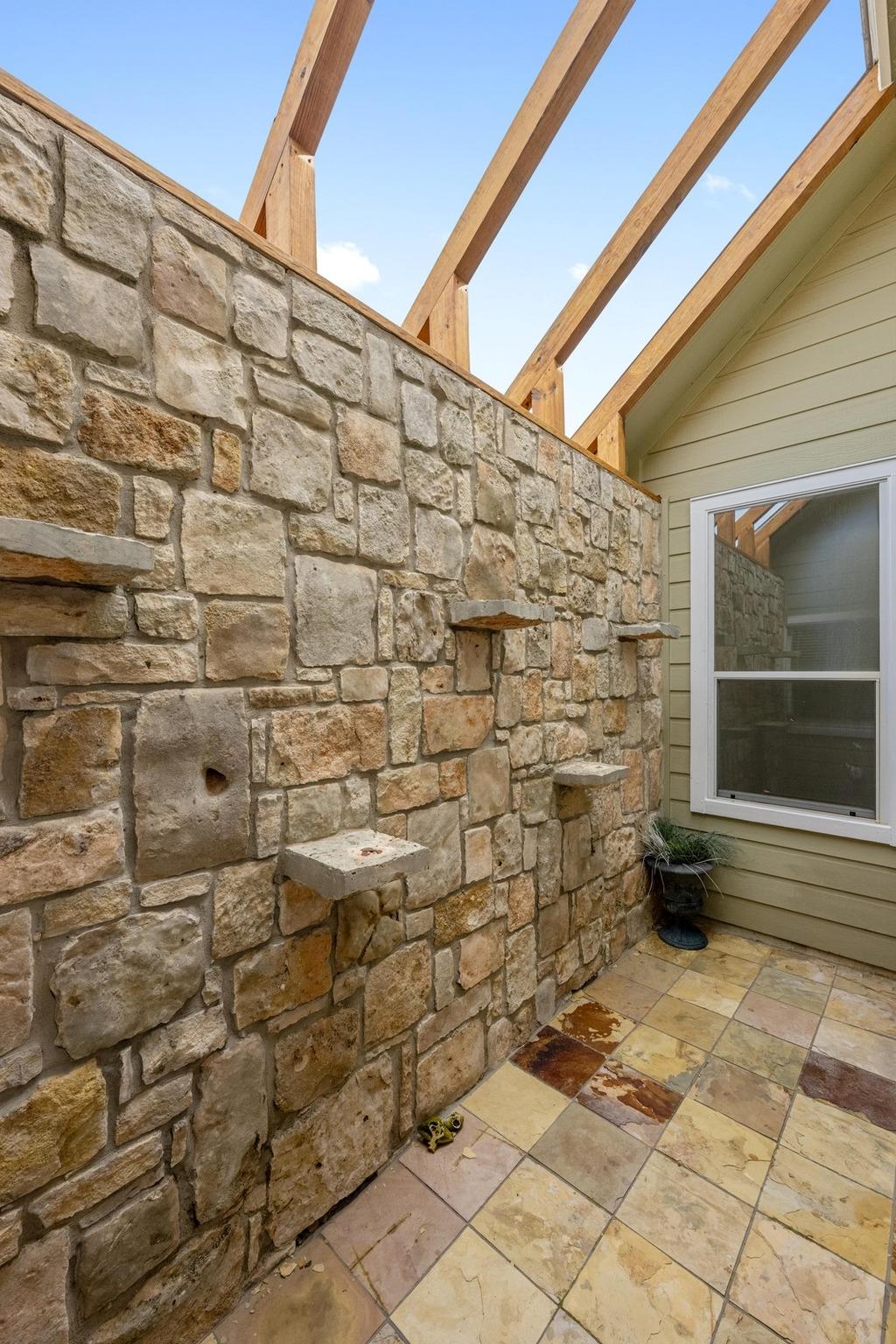 246 Whispering Valley Dr, Wimberley, TX 78676