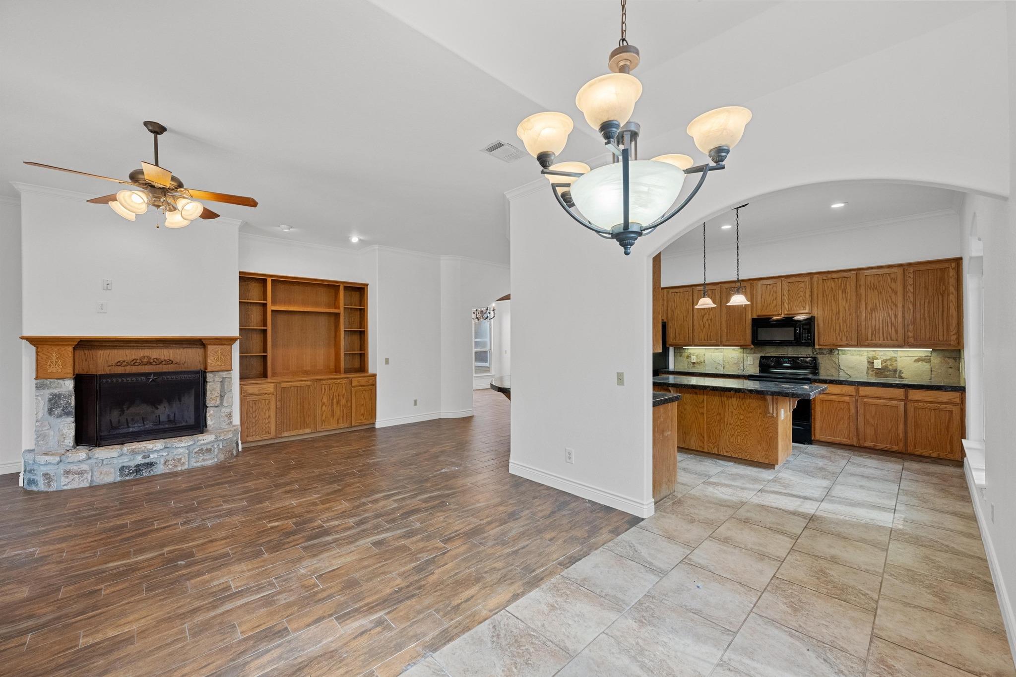 246 Whispering Valley Dr, Wimberley, TX 78676