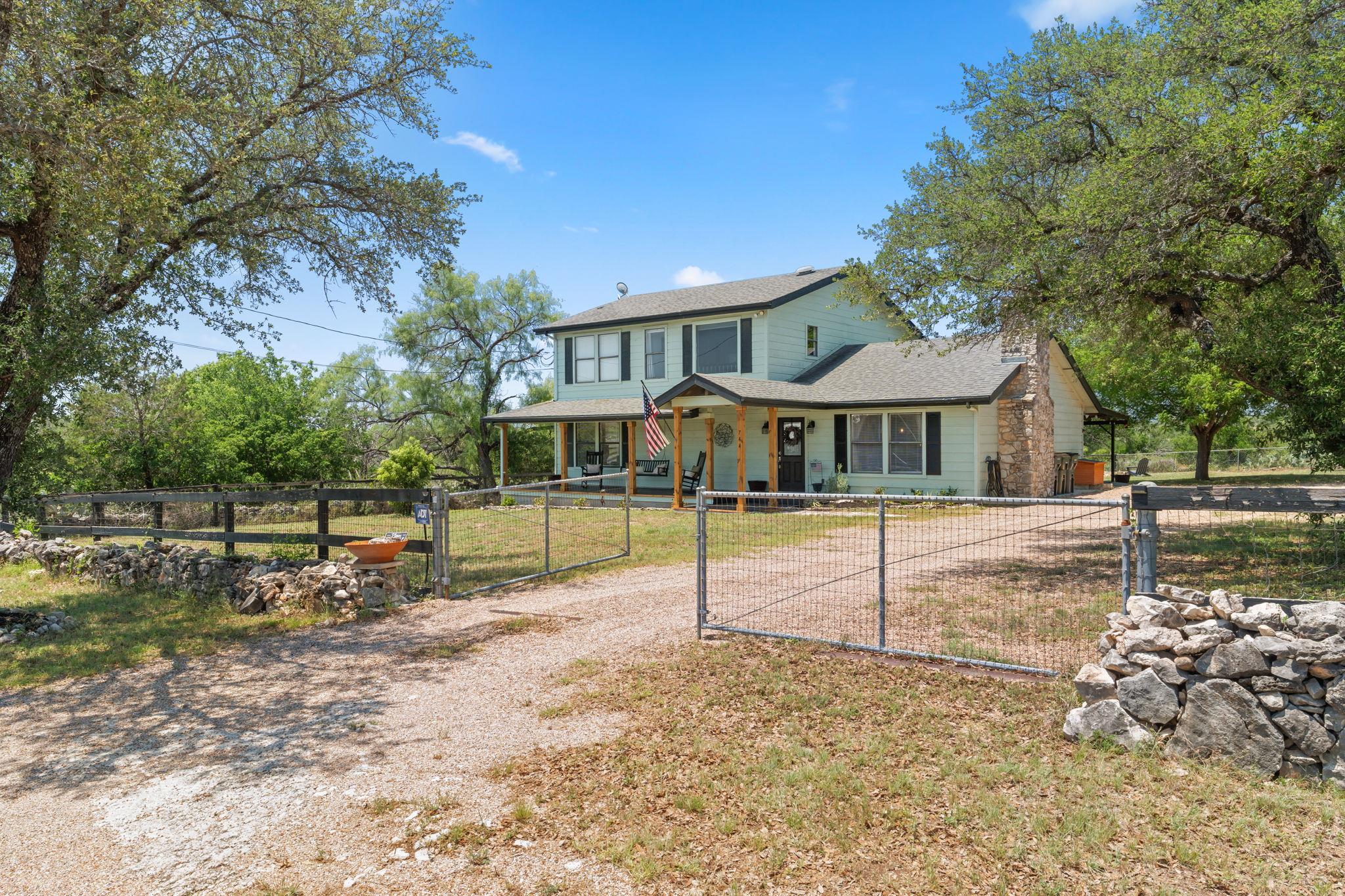 744 Jim Bowie Dr, Spicewood, TX 78669
