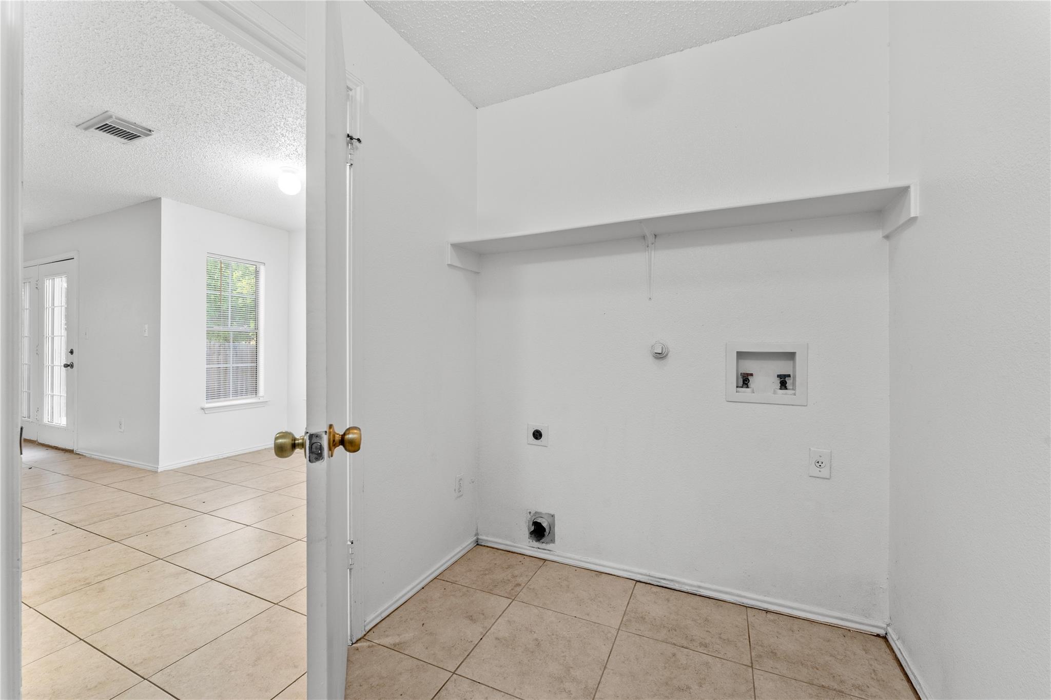 491 Emerald Fields Ln, Kyle, TX 78640