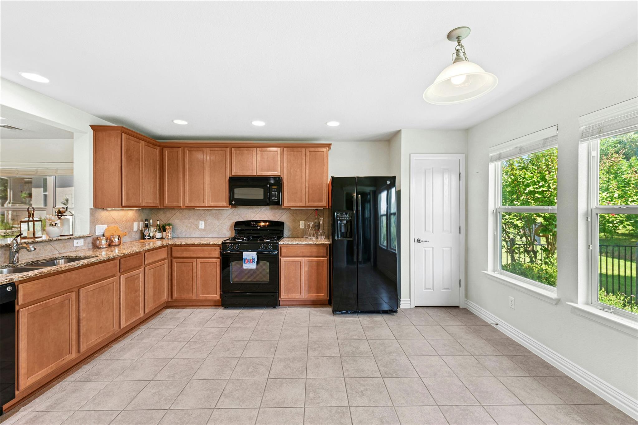 206 Sheldon Lake Dr, Georgetown, TX 78633