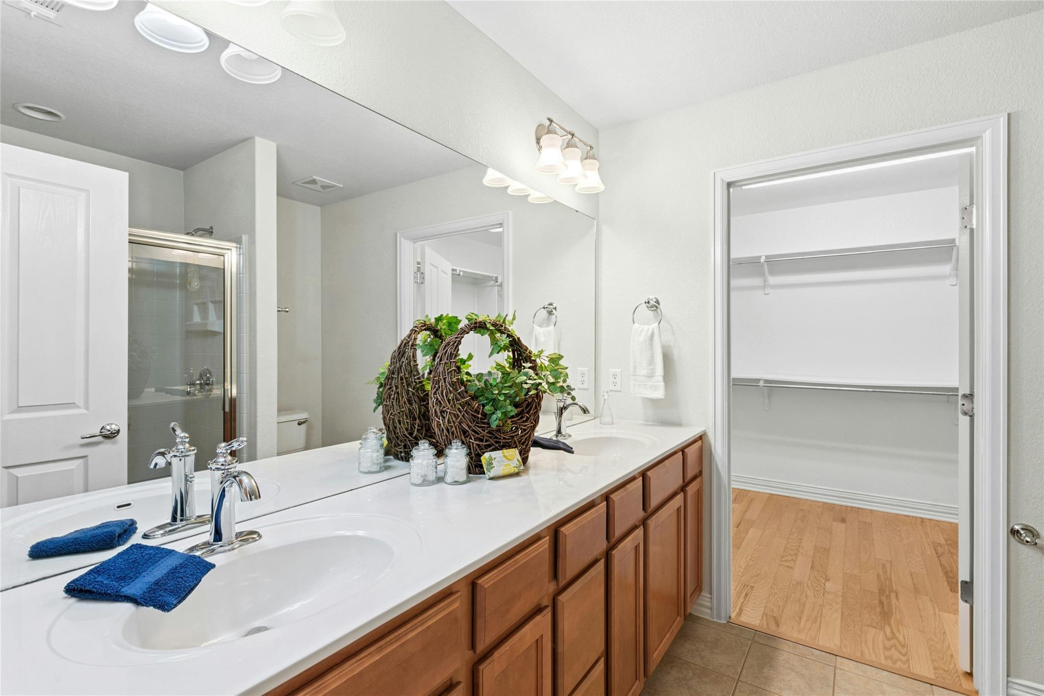206 Sheldon Lake Dr, Georgetown, TX 78633