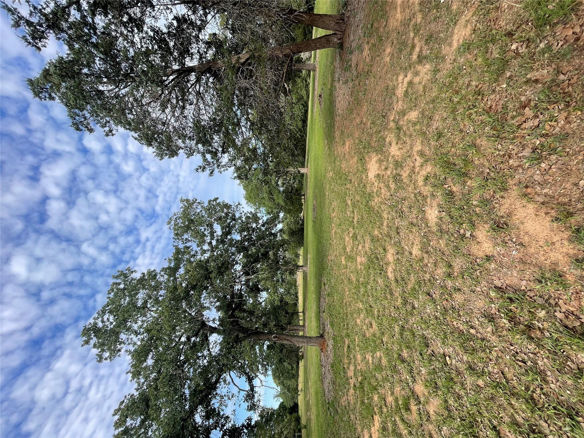 160 Radcliff Ln, Harwood, TX 78953