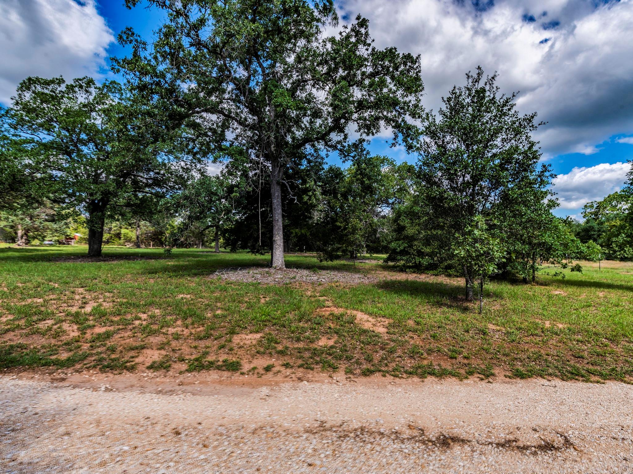 160 Radcliff Ln, Harwood, TX 78953