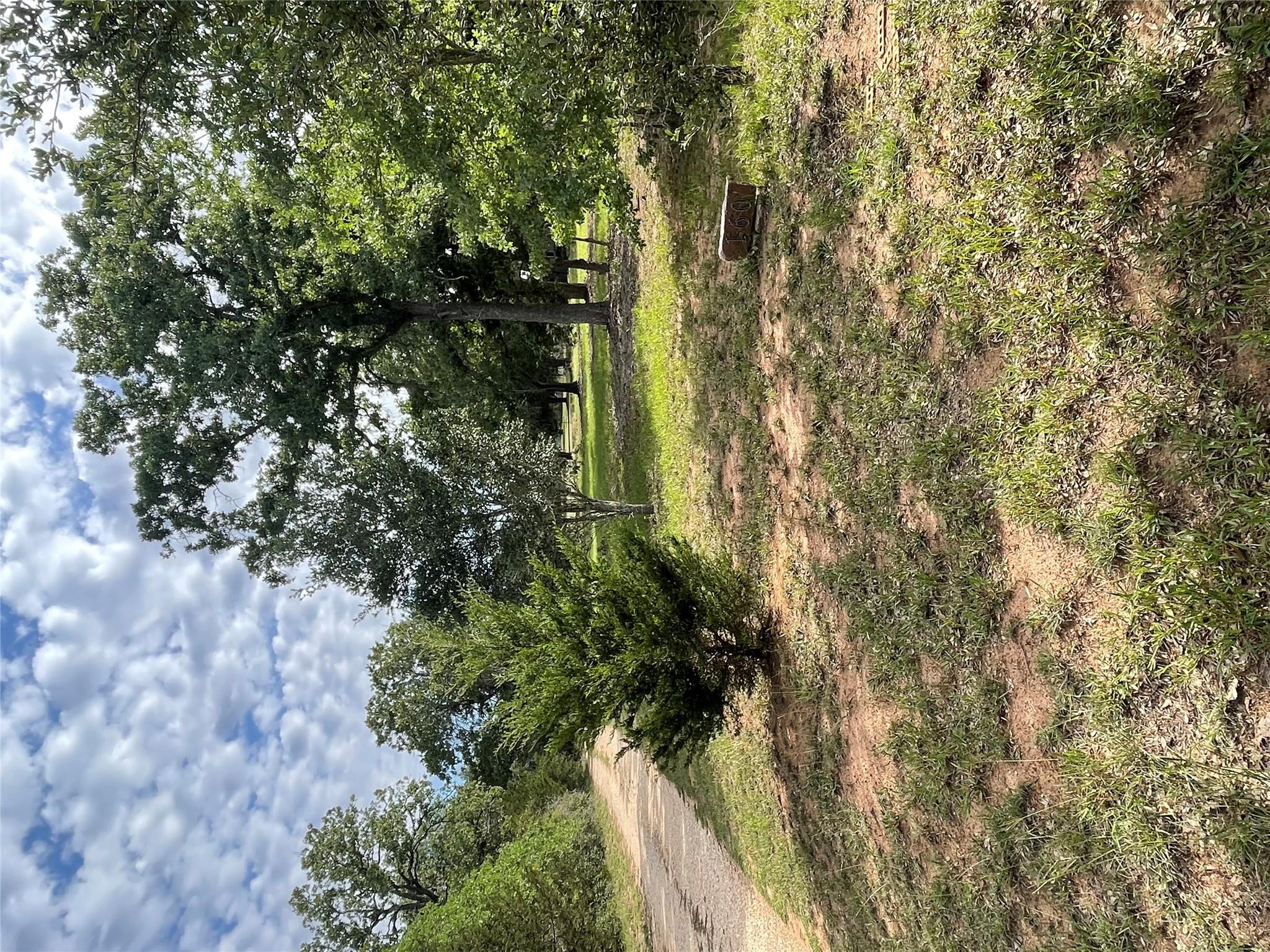 160 Radcliff Ln, Harwood, TX 78953