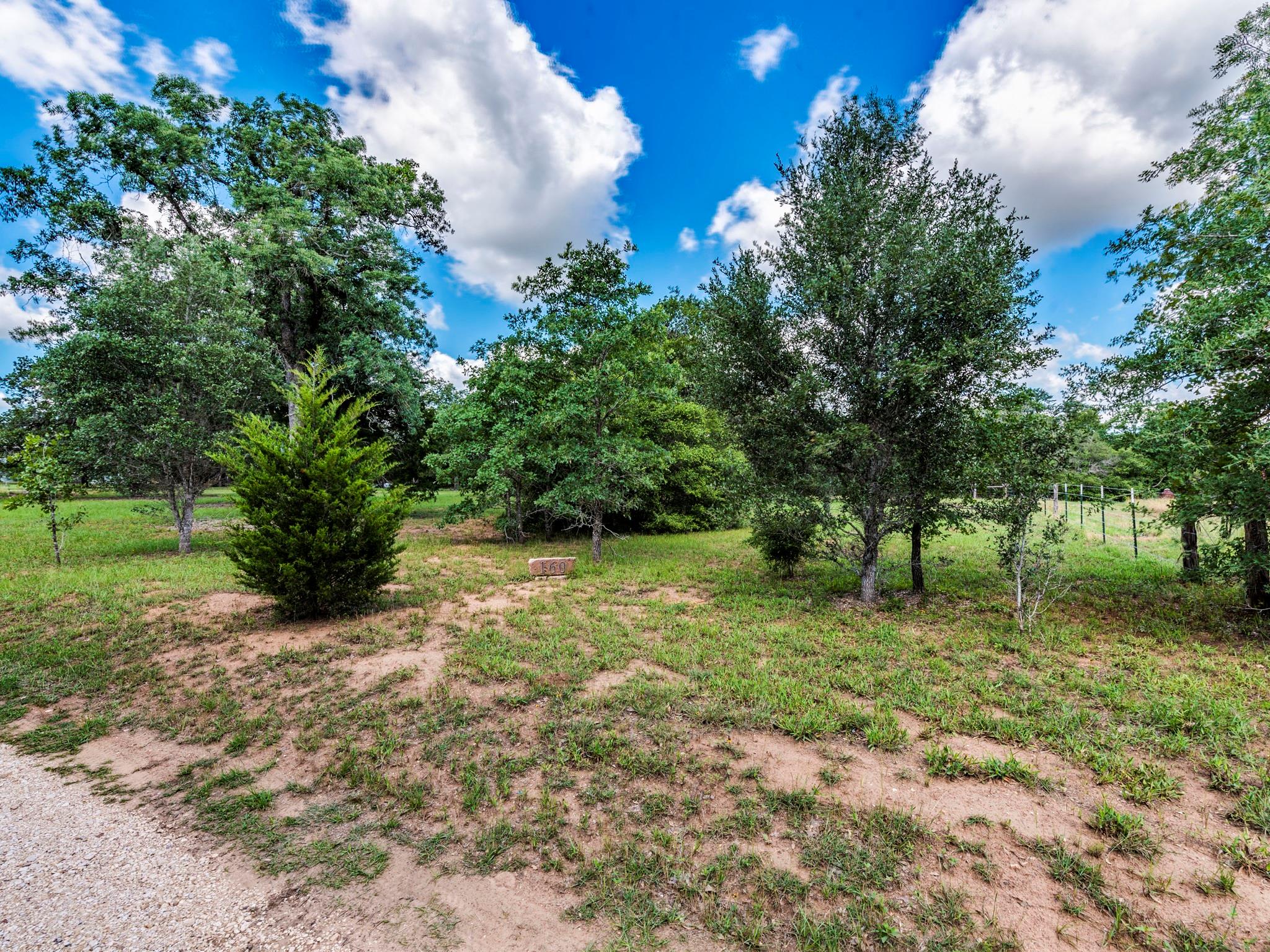 160 Radcliff Ln, Harwood, TX 78953