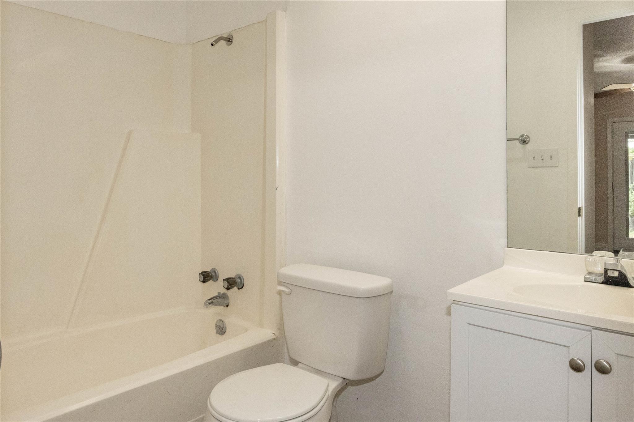 110 Shady Bluff Dr, Wimberley, TX 78676