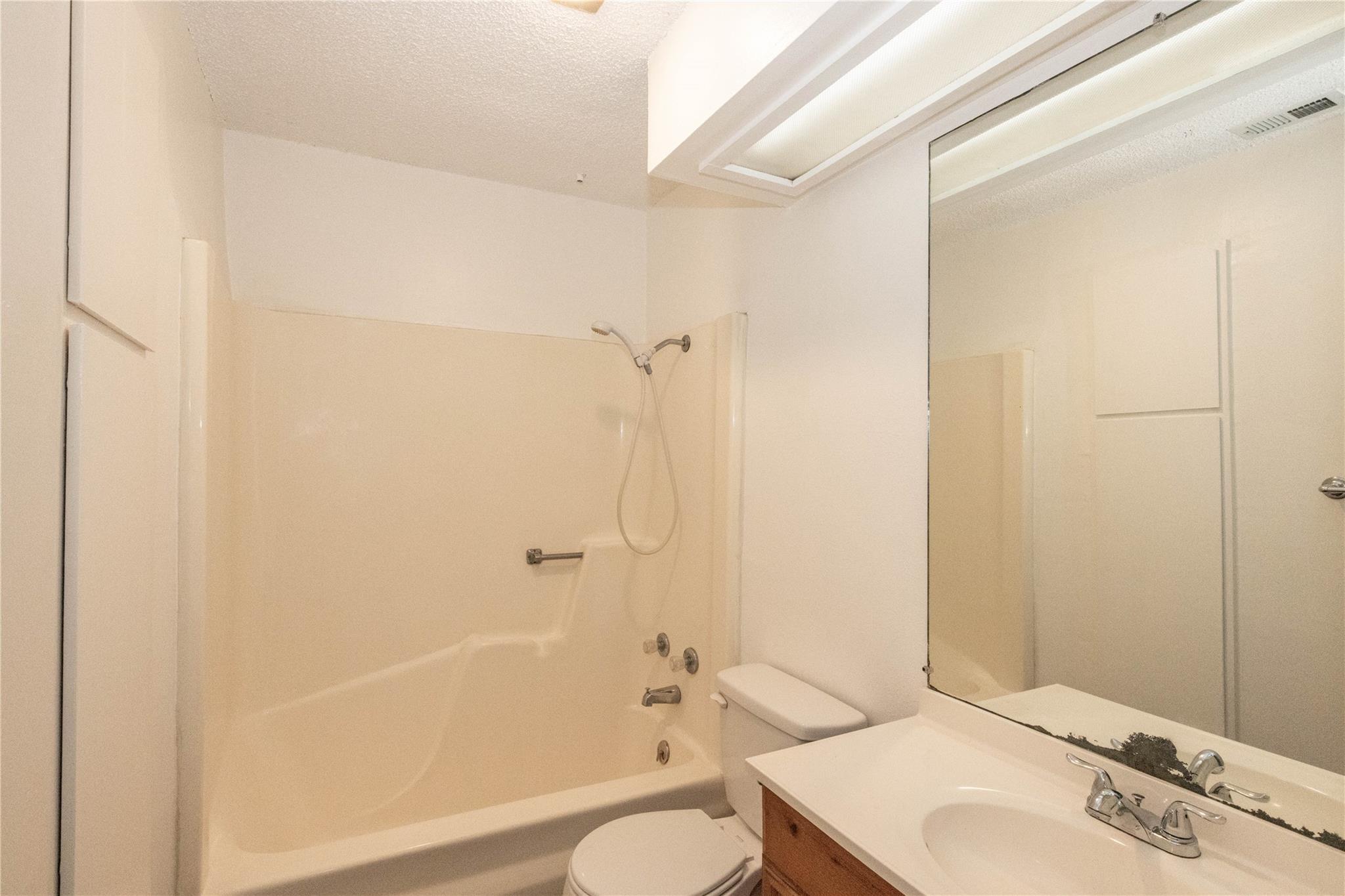 110 Shady Bluff Dr, Wimberley, TX 78676