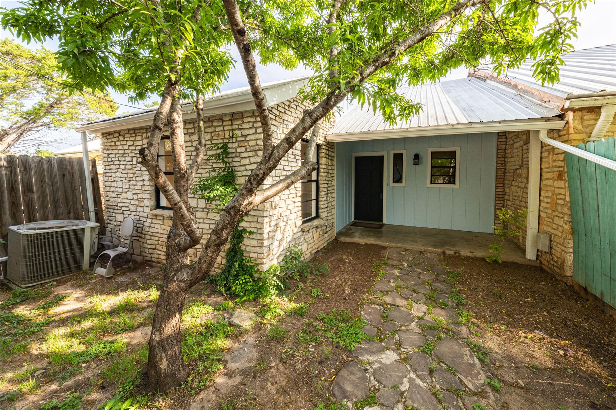 110 Shady Bluff Dr, Wimberley, TX 78676