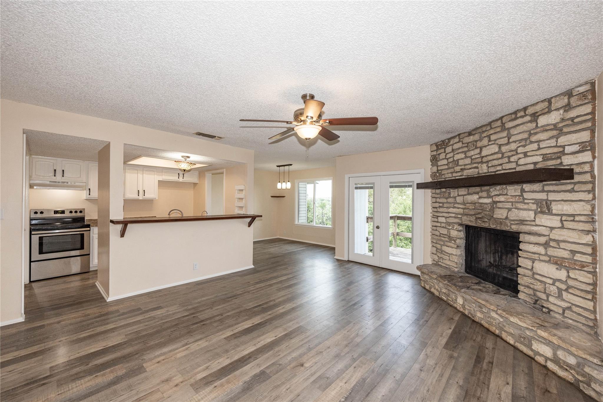 110 Shady Bluff Dr, Wimberley, TX 78676