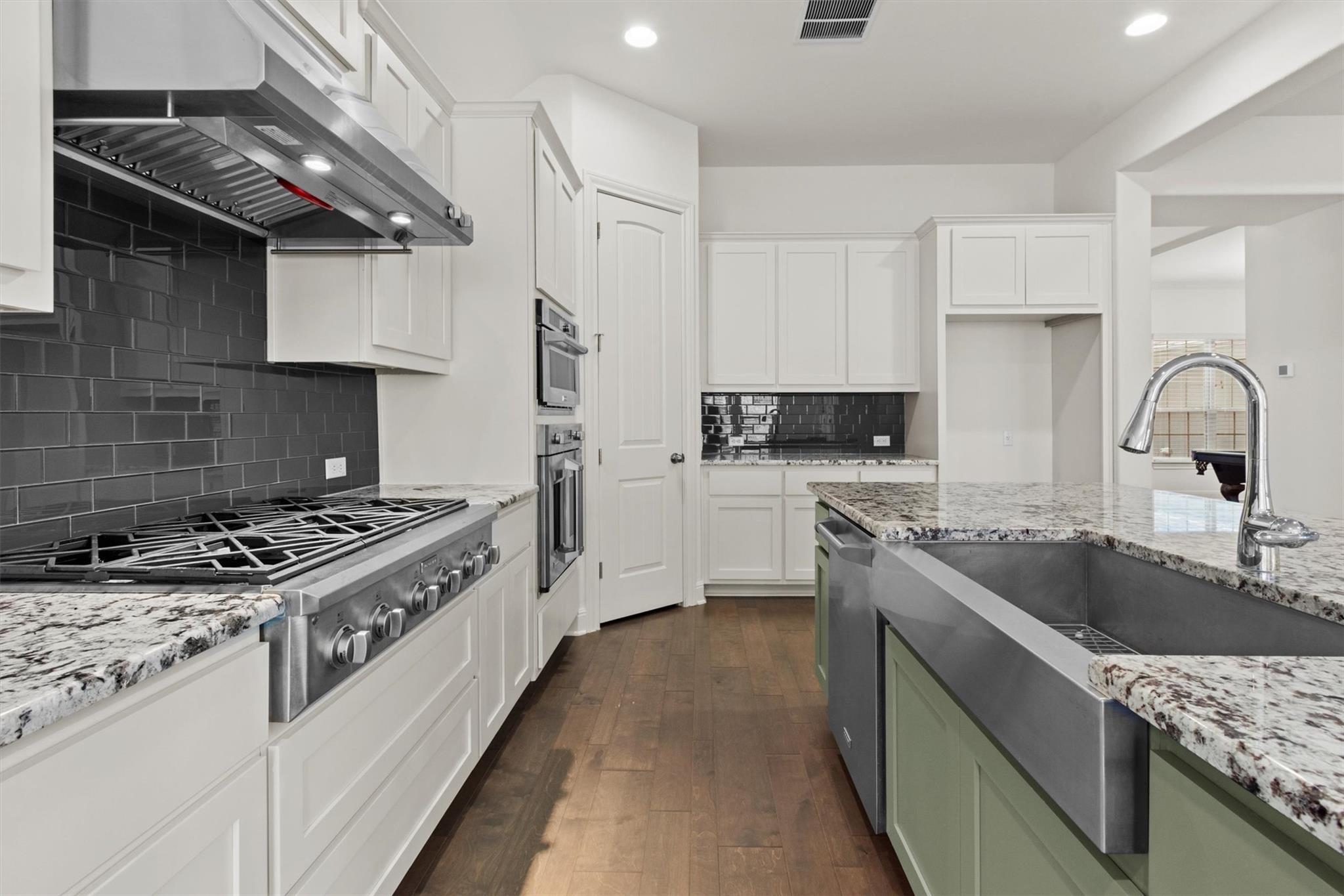 4705 Napoli Shore Dr, Leander, TX 78641