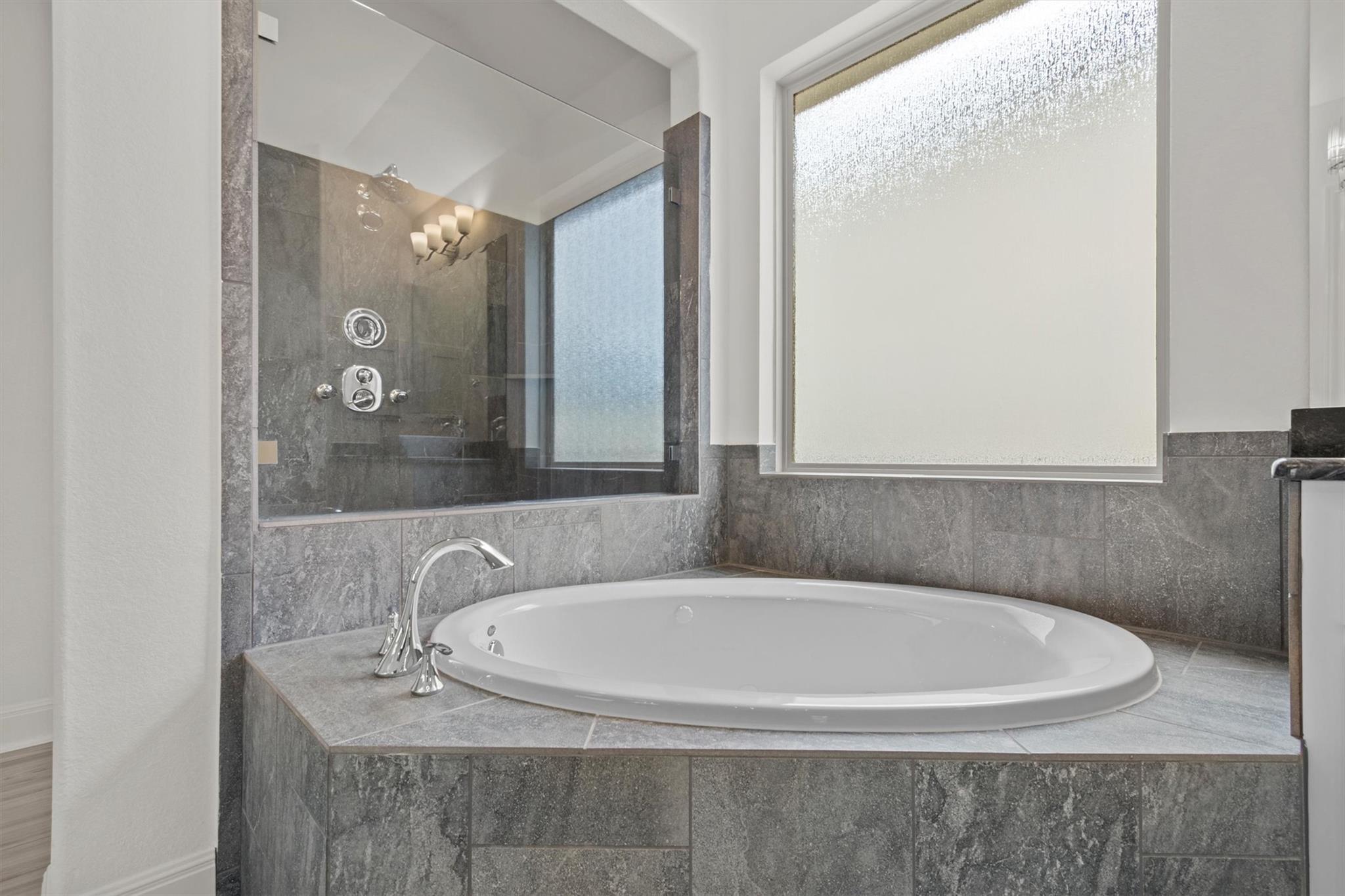 4705 Napoli Shore Dr, Leander, TX 78641