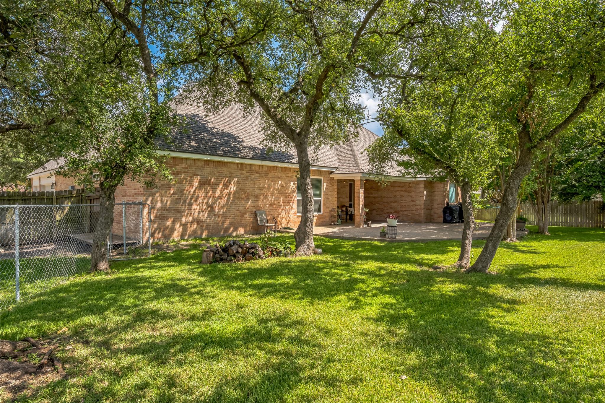 385 Green Park Dr, Belton, TX 76513
