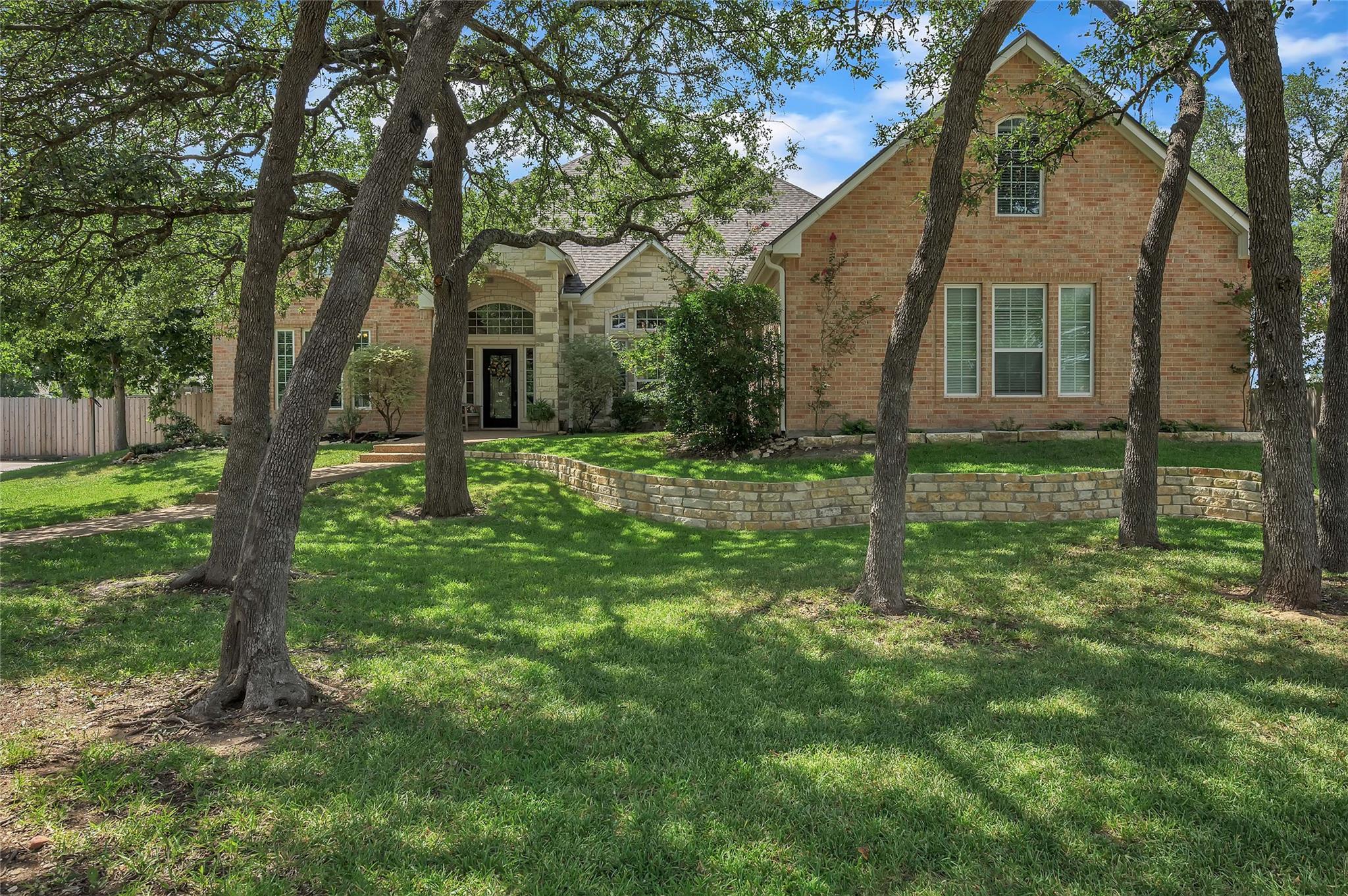 385 Green Park Dr, Belton, TX 76513