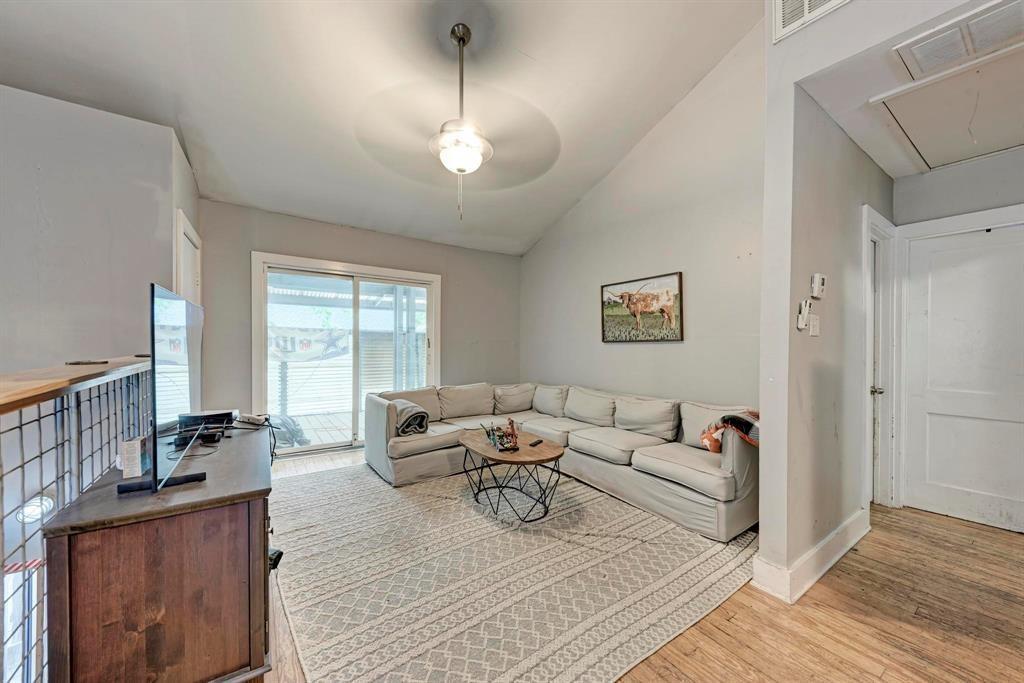 2834 Salado St, Austin, TX 78705