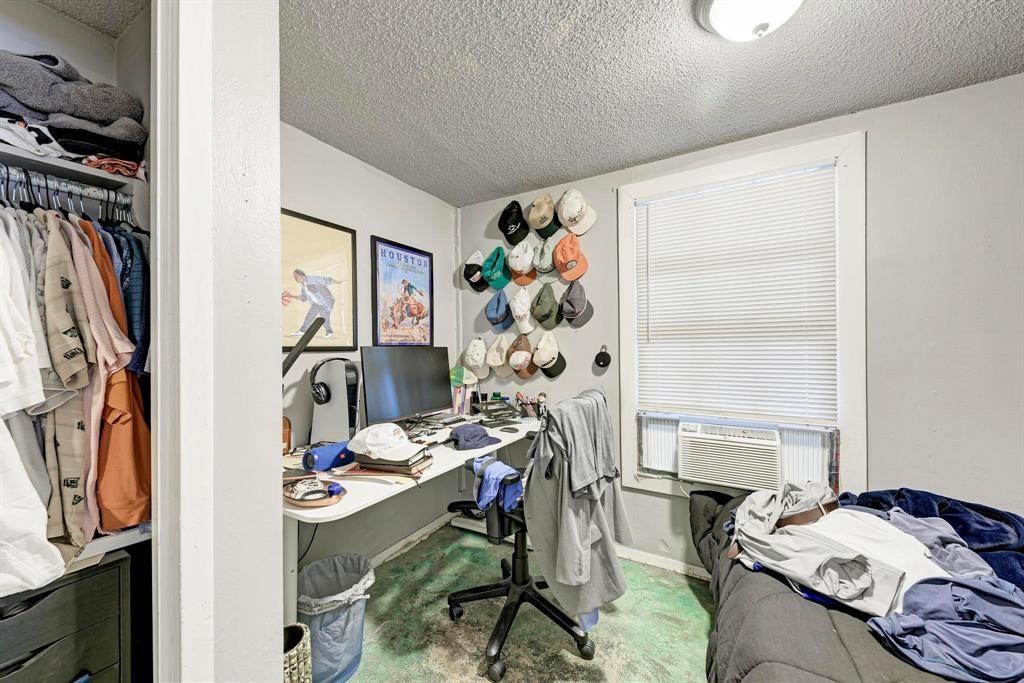 2834 Salado St, Austin, TX 78705