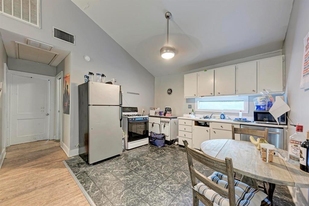 2834 Salado St, Austin, TX 78705