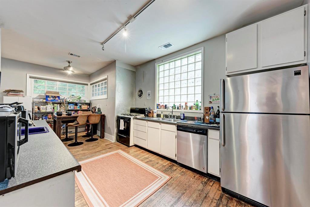 2834 Salado St, Austin, TX 78705