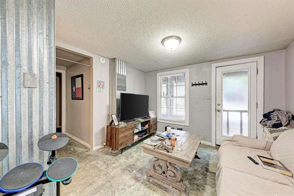 2834 Salado St, Austin, TX 78705