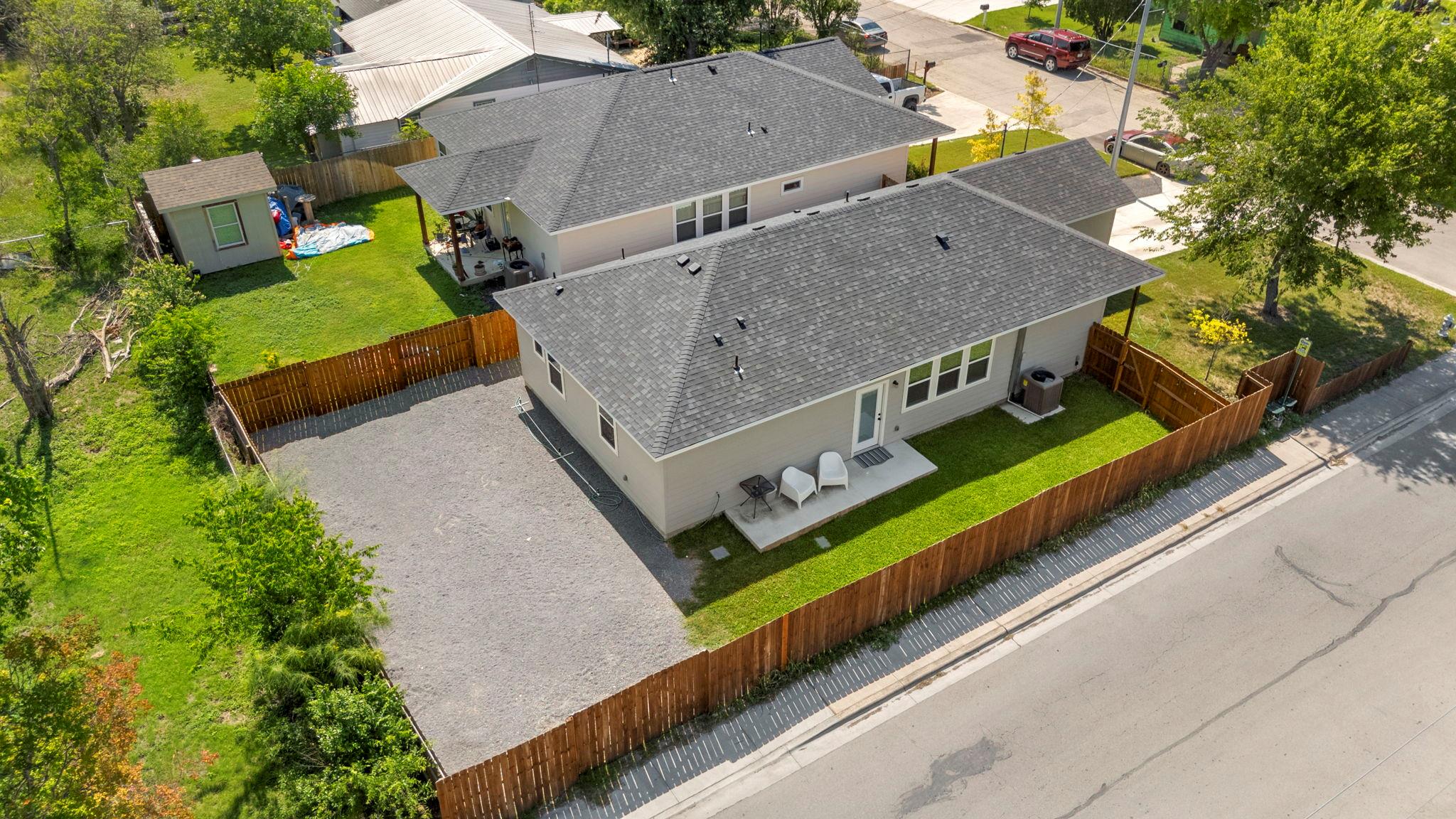 964 Allende St, Seguin, TX 78155