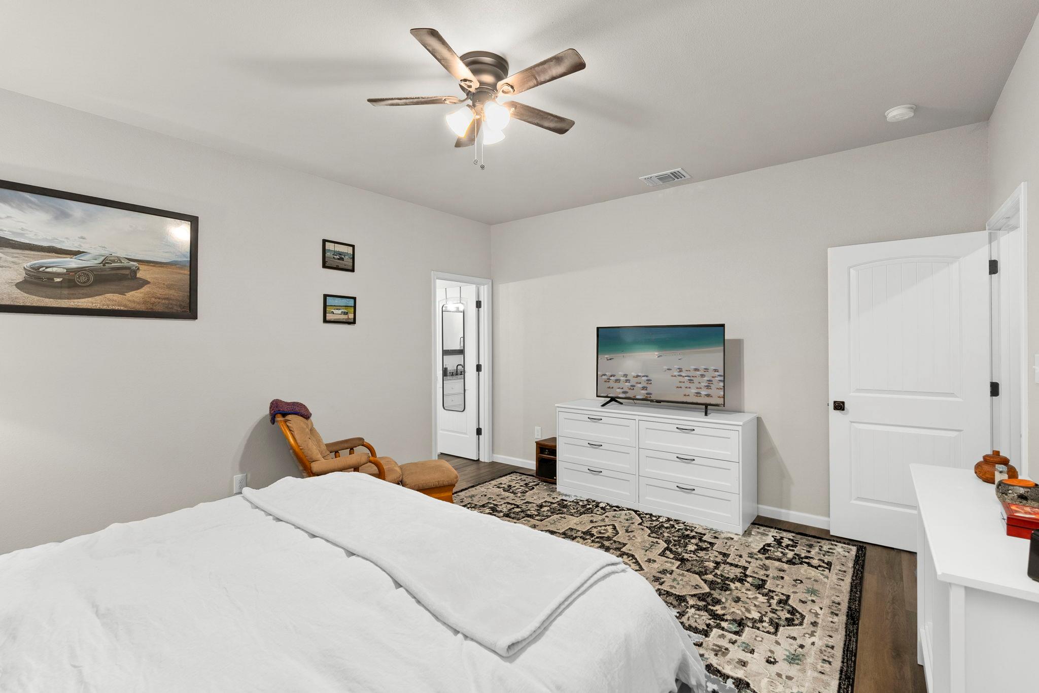 964 Allende St, Seguin, TX 78155