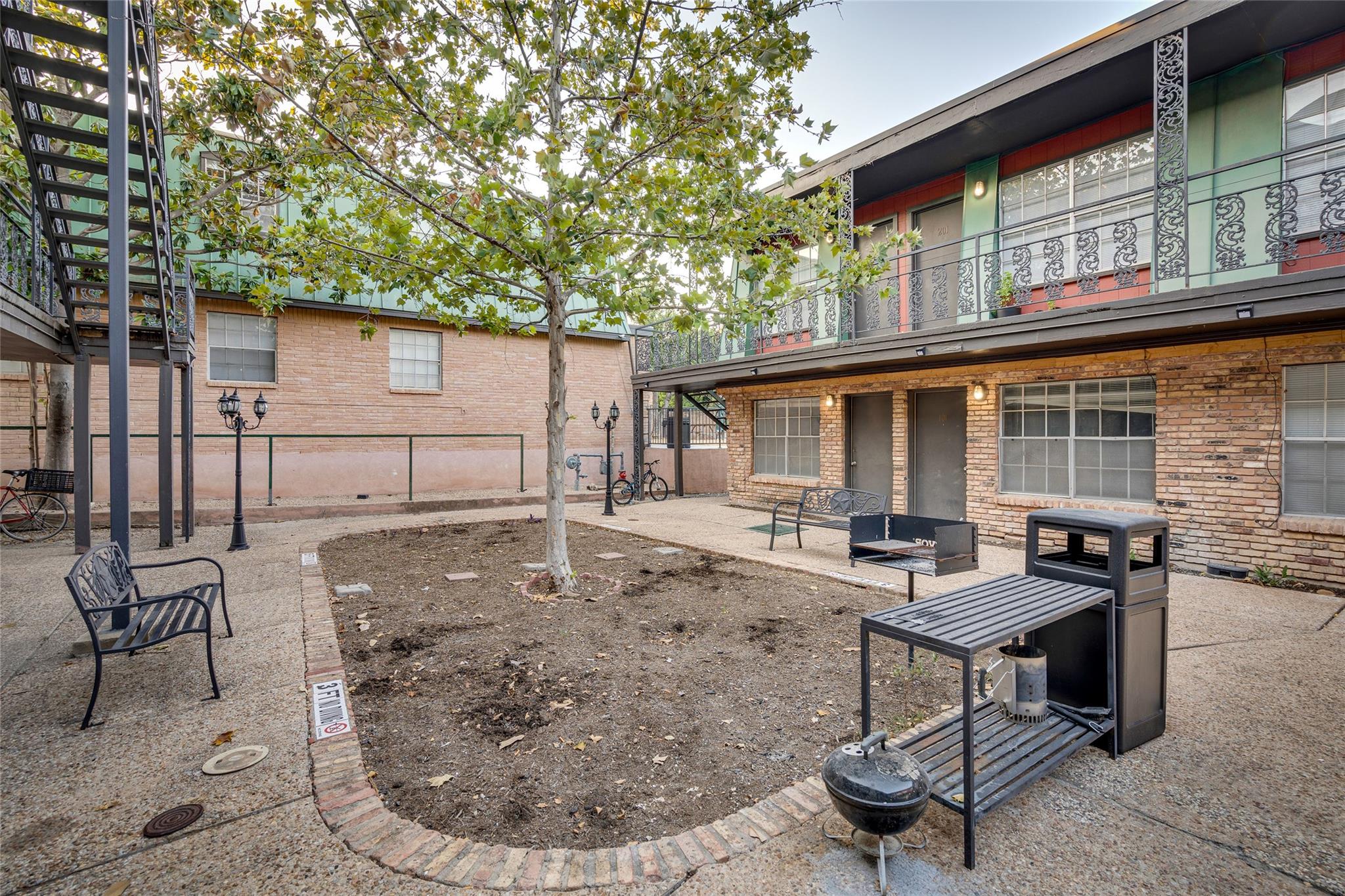 311 E 31st St # 103, Austin, TX 78705