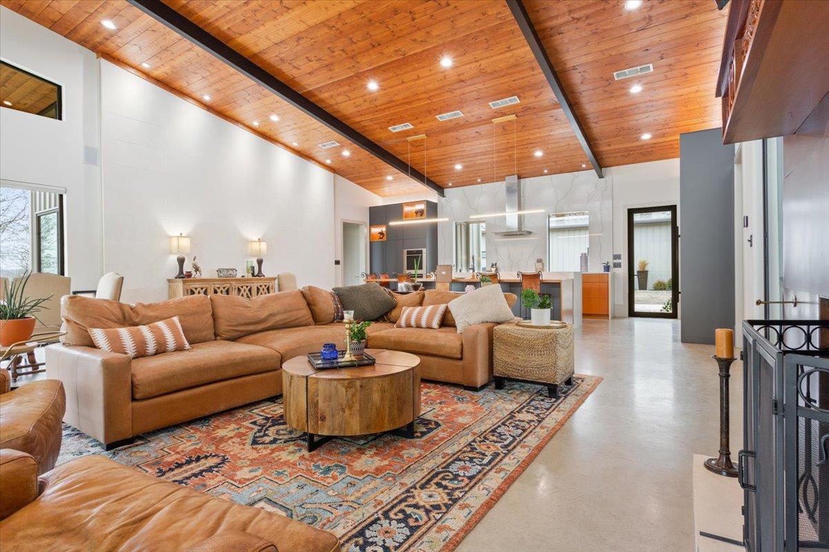 11579 Willow Grove Road, Moody, TX 76557