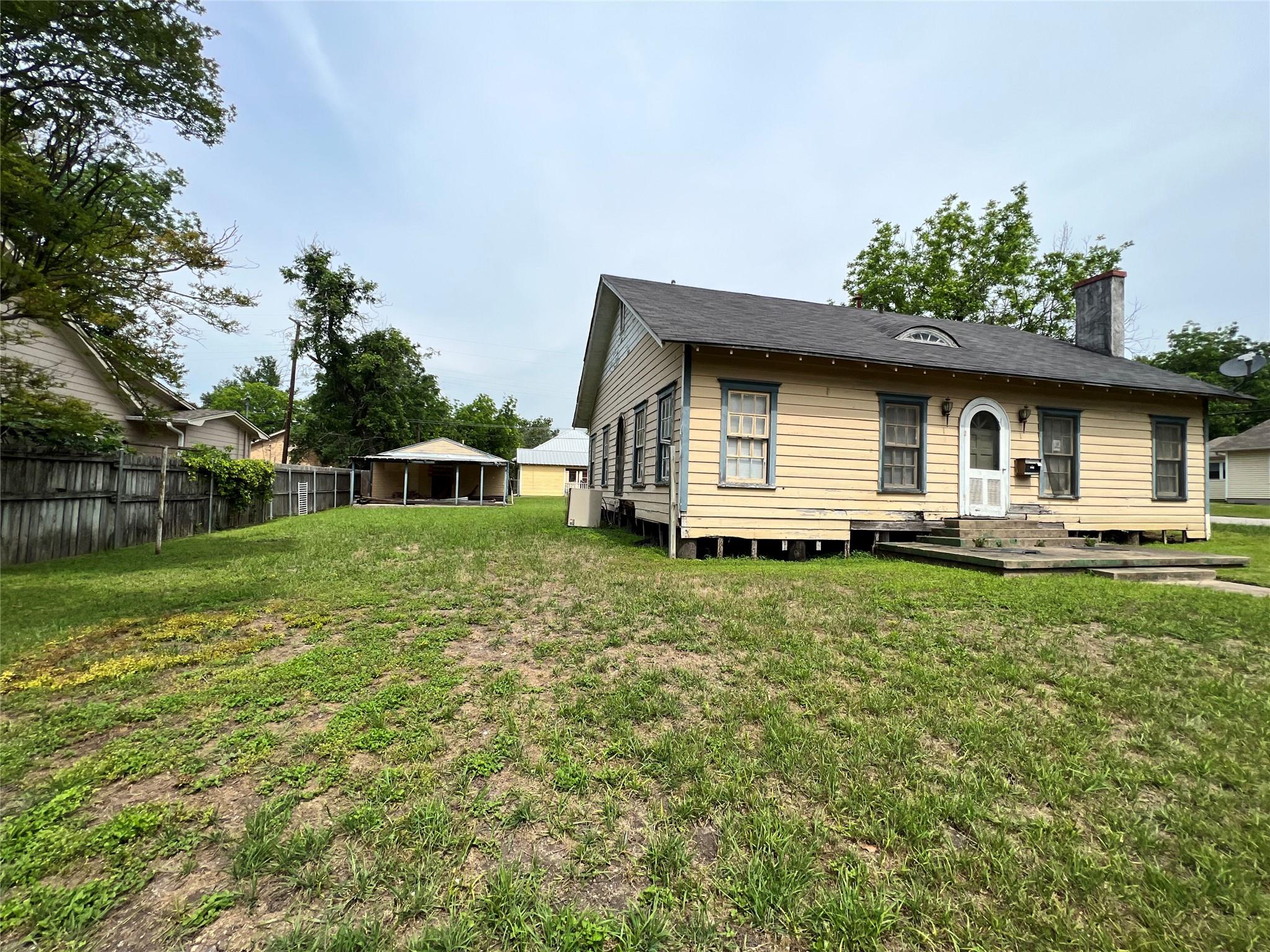 1118 N 2nd St, Temple, TX 76501