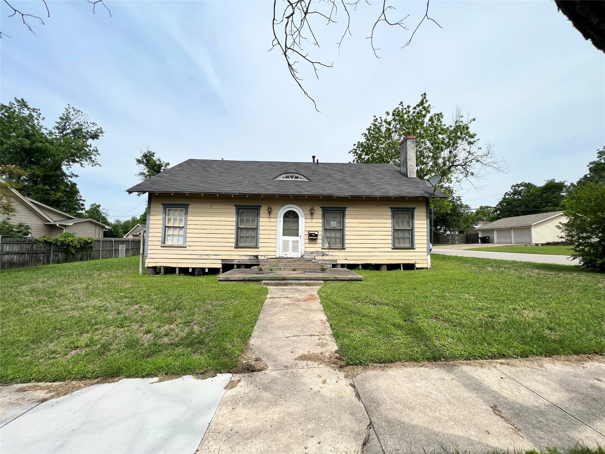1118 N 2nd St, Temple, TX 76501