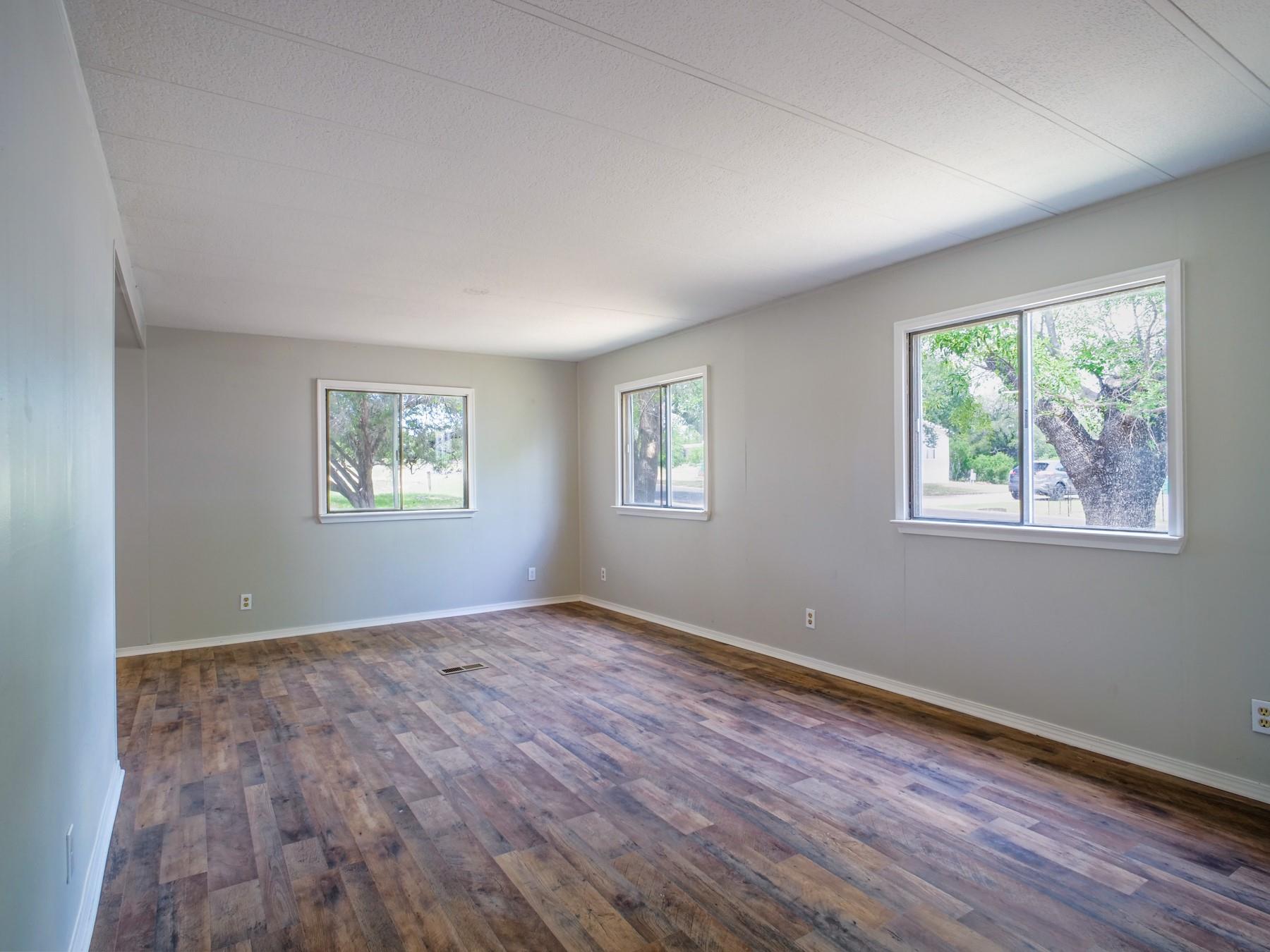 1605 Colonneh St, Horseshoe Bay, TX 78657