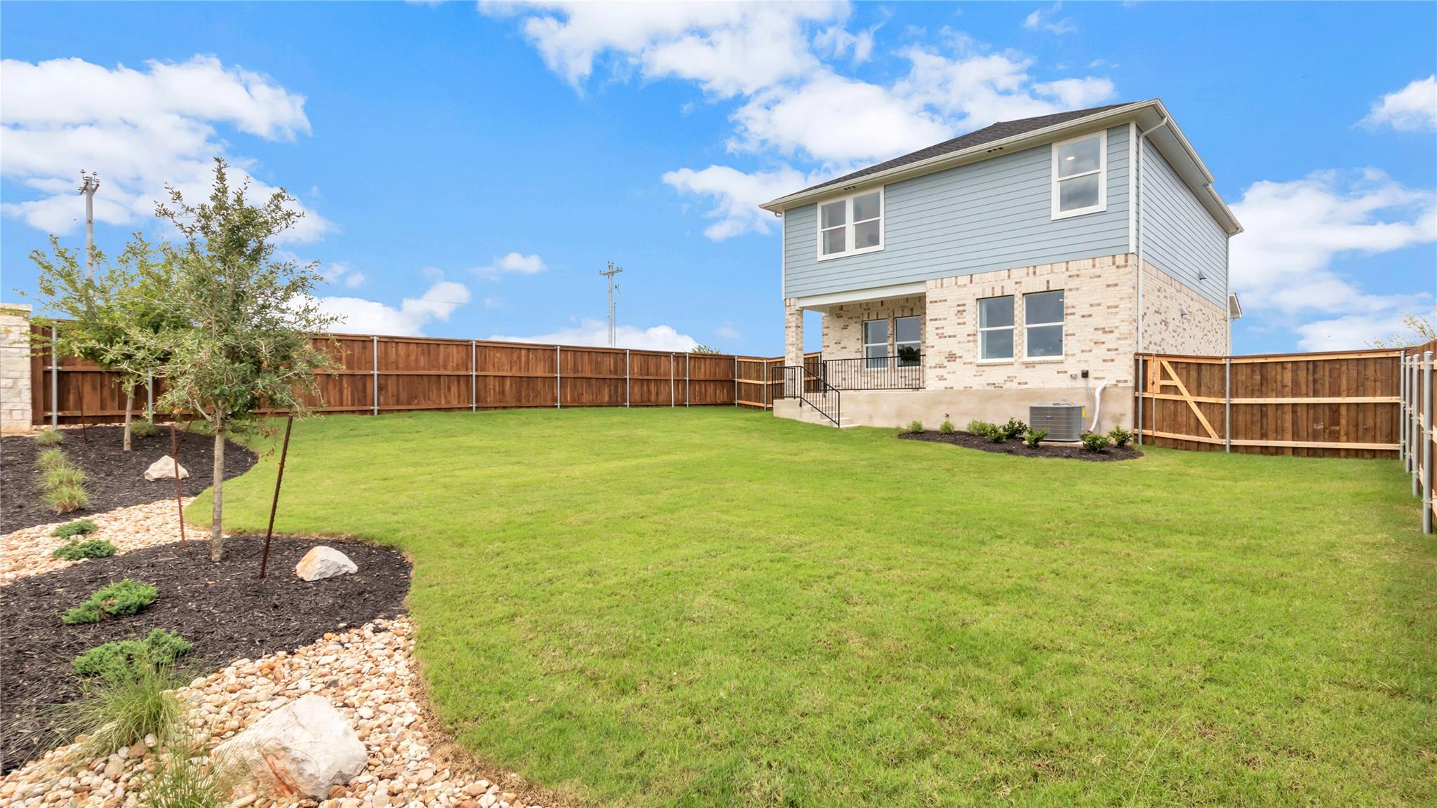 100 Heatherwood Ter, Marble Falls, TX 78654