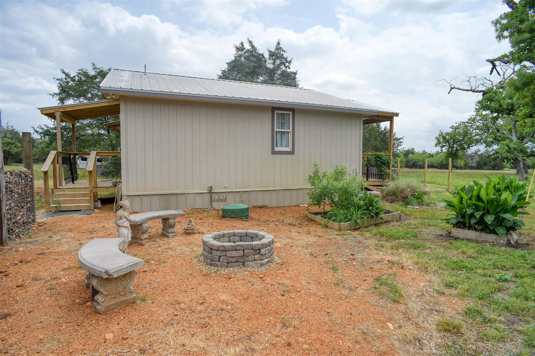 13831 Tx-95 Highway, Flatonia, TX 78941