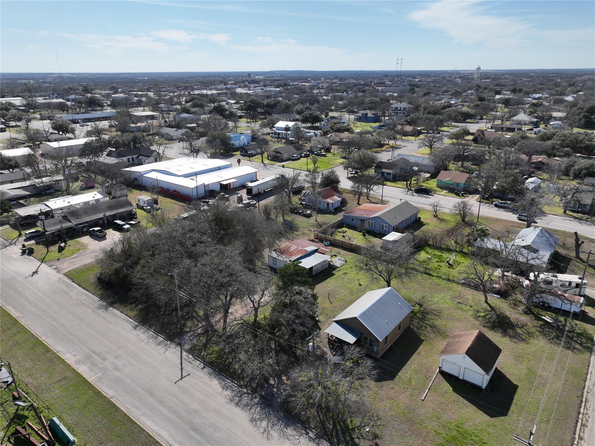 639 N Manse Ave, Giddings, TX 78942