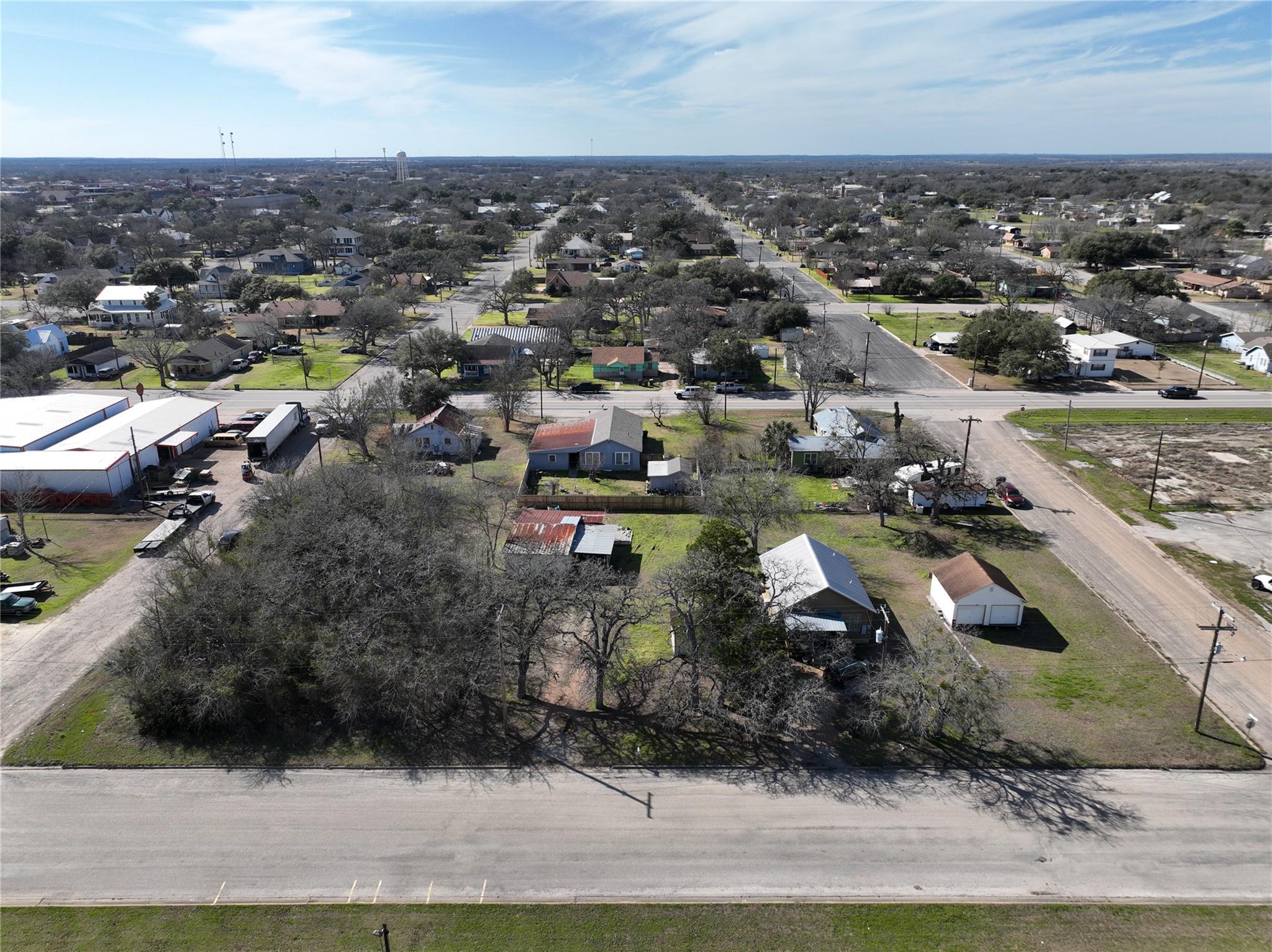 639 N Manse Ave, Giddings, TX 78942