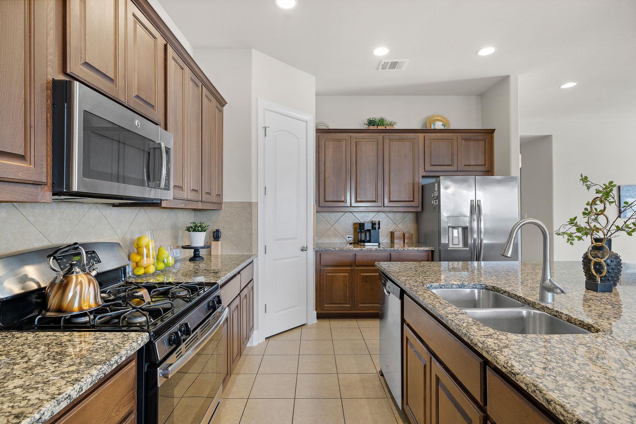 2725 Sorano Ave, Round Rock, TX 78665