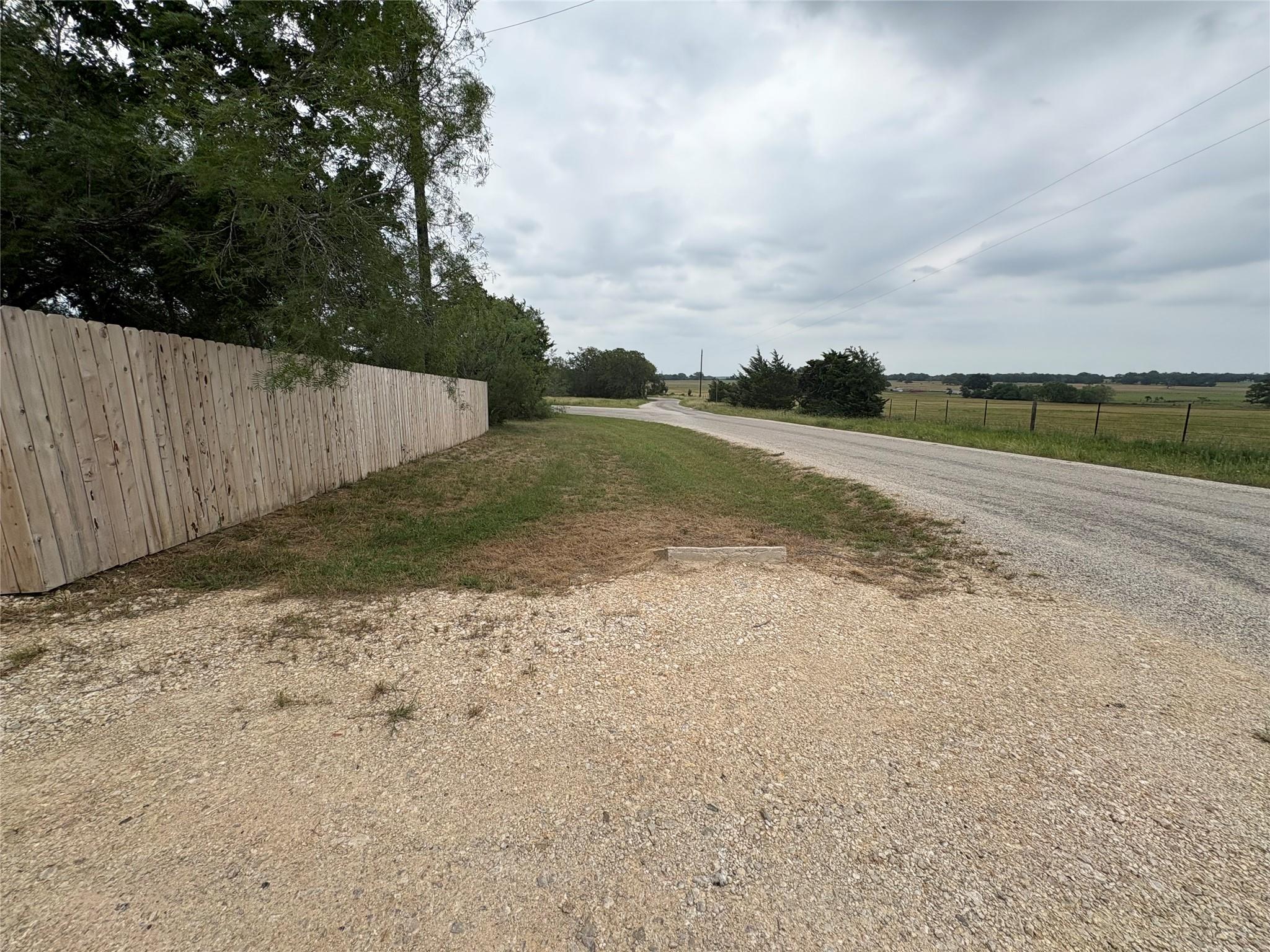 694 Brite Rd, Lockhart, TX 78644