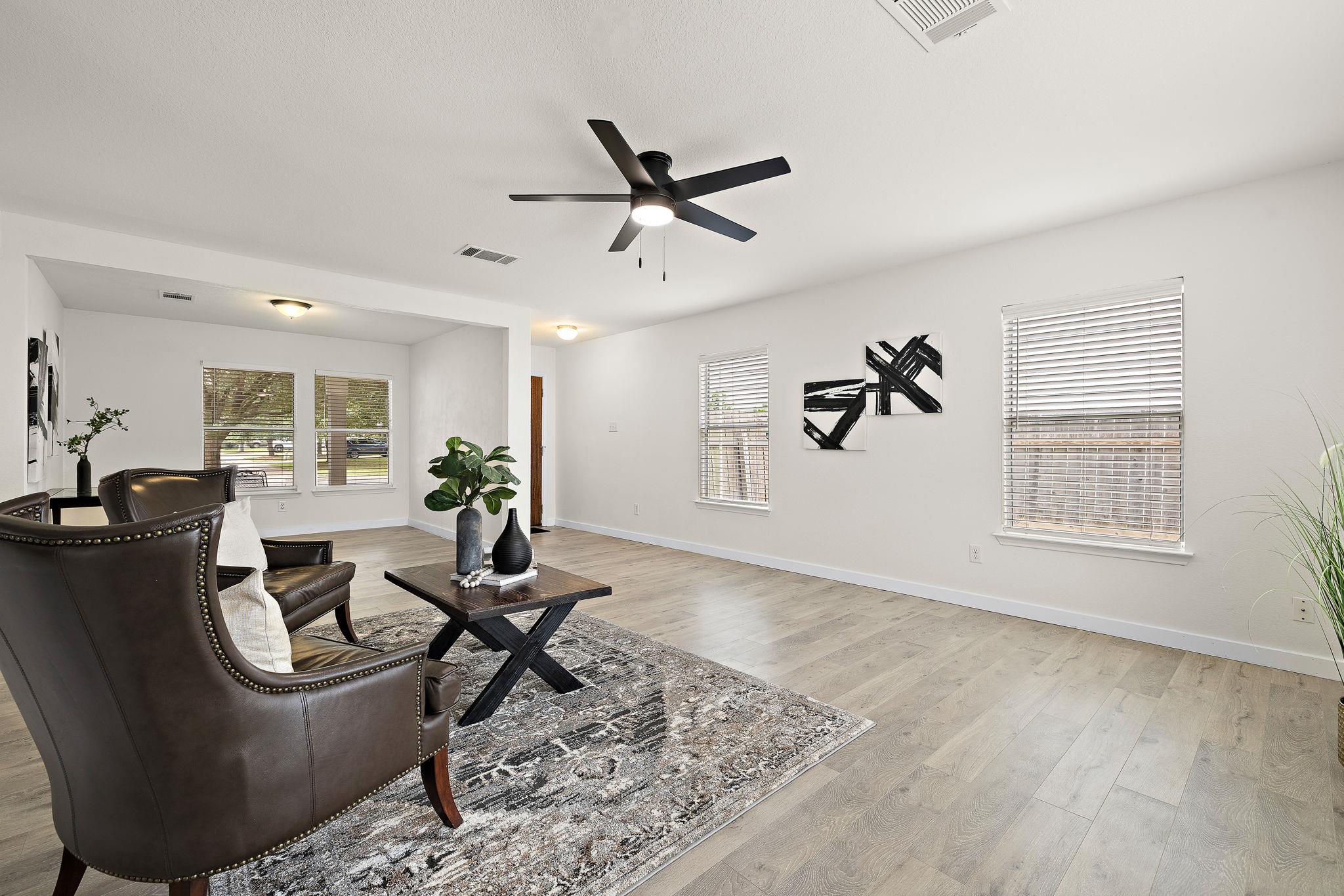 1025 Canterbury Trl, Georgetown, TX 78626